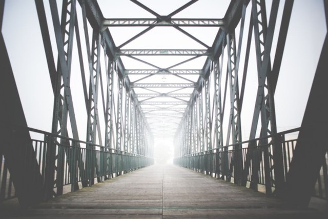 Ilustrasi jembatan (foto: Picjumbo)