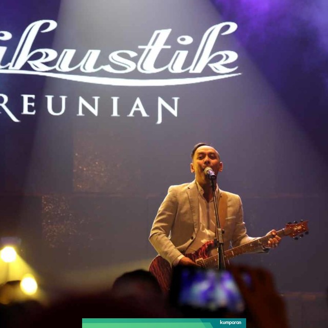 Konser Reuni Jikustik di Balai Sarbini, Jakarta Selatan, Jumat (19/7). Foto: Iqbal Firdaus/kumparan