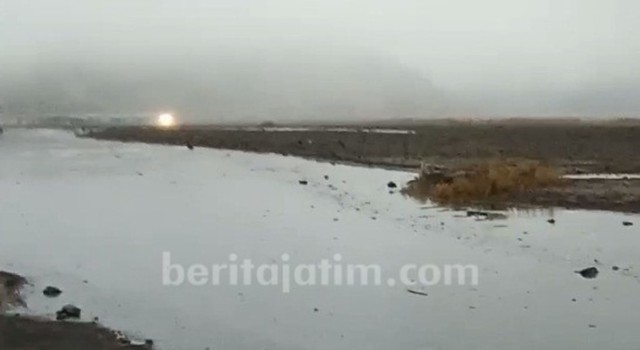 Genangan lahar dingin Gunung Bromo.
