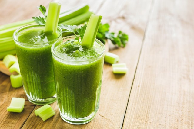 Bantu Kurangi Kerutan di Wajah, Coba 4 Jus dari Bahan Alami Ini (963150)