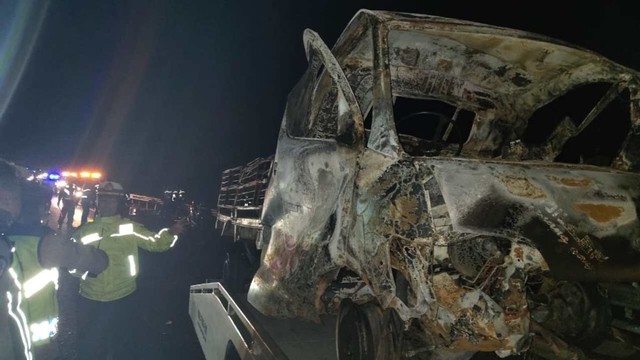 Tol Cipali Km 154, Majalengka, kendaraan mobil yang terbakar