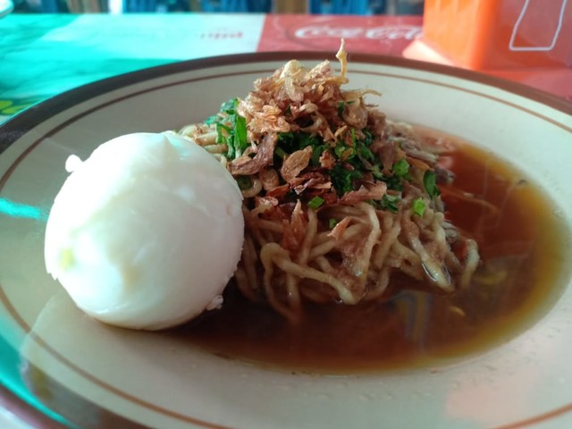 Tampilan mie koba yang menggugah selera.
