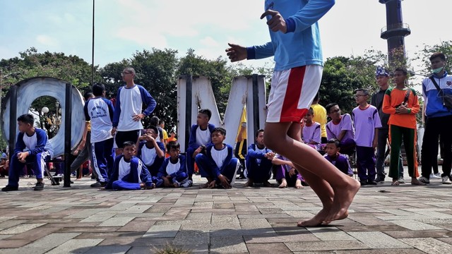 Foto Bernostalgia Di Festival Permainan Tradisional Anak