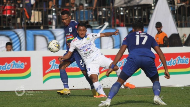 Pertandingan Liga 1 Indonesia antara Persib Bandung dan PSIS Semarang, Minggu (21/7/2019). Foto: Dok. Liga 1