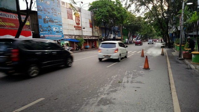 Kondisi lalu lintas yang padat di Jalan Pangeran Samudera, Kota Banjarmasin pada Minggu, 21 Juli 2019. Foto: Donny Muslim/banjarhits.id