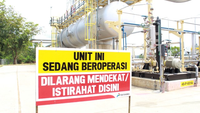Kilang Refinery Unit (RU) IV Cilacap, Jawa Tengah milik PT Pertamina (Persero), tempat pengolahan minyak jenis Arabian Ligh Sweet. Foto: Wendiyanto Saputro/kumparan