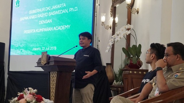 Peserta kumparan Academy Bertemu Anies Baswedan di Balai Kota (6053)