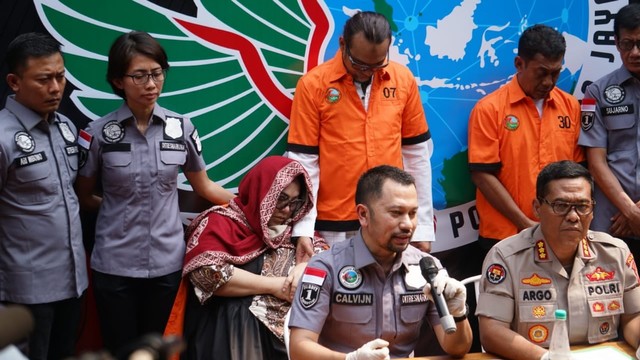 Konferensi pers kasus narkoba yang menjerat Nunung dan suaminya Iyan Sambiran di Polda Metro Jaya. Foto: Iqbal Firdaus/kumparan