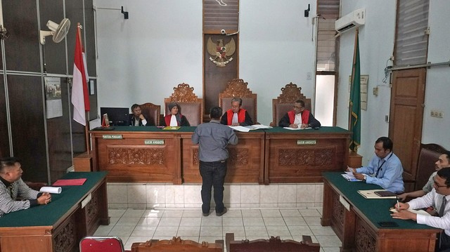 Mulan Jameela diwakili kuasa hukum melakukan sidang gugatan perdata di Pengadilan Negeri Jakarta Selatan, Senin (22/7). Foto: Nugroho Sejati/kumparan