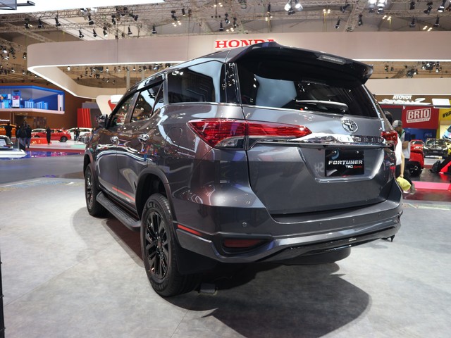 otomotif, fortuner, giias 2019, pajero sport, medium SUV