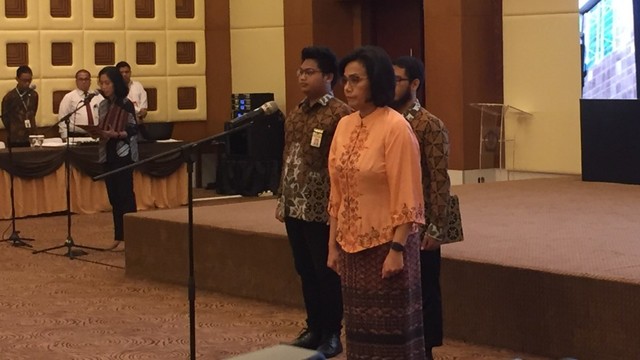 Menteri Keuangan (Menkeu) Sri Mulyani Lantik 2 Pejabat Kemenkeu, di Gedug Pusat DJP, Jakarta Selatan, Senin (22/7). Foto: Abdul Latif/kumparan
