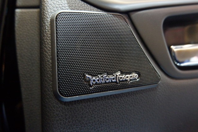 Mitsubishi Pajero Sport RF Black Edition Masih Sisa 158 Unit (5356)