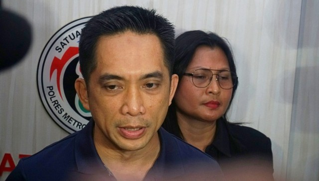 Ibunda Jefri Nichol Bungkam Usai Sambangi Polres Jakarta Selatan (106916)
