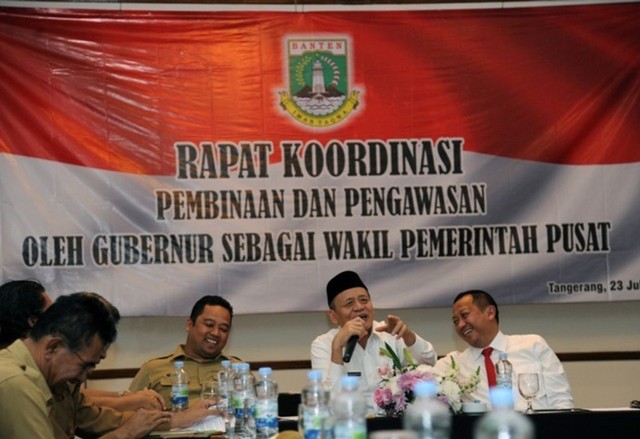 Wali Kota Tangerang Arief Rachadiono Wismansyah, Gubernur Tangerang Wahidin Halim, dan Sekretaris Jenderal Kemenkumham Bambang Rantam Sariwanto. (Foto: Kemenkumham)