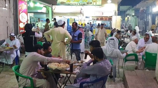 Suasana Jalan Kurban, Madinah. Foto: Denny Armandhanu/kumparan