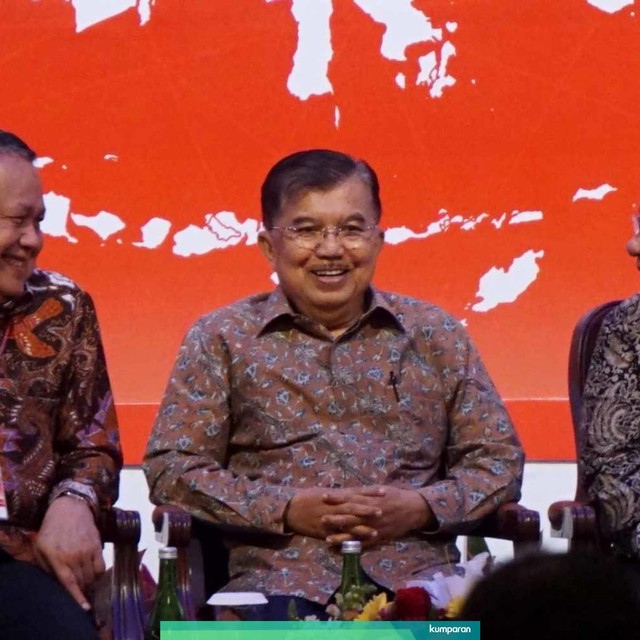 Wakil Presiden RI, Jusuf Kalla (tengah) hadiri Rapat Koordinasi Nasional Pengendalian Inflasi 2019 di Jakarta, Kamis (25/7). Foto: Fanny Kusumawardhani/kumparan