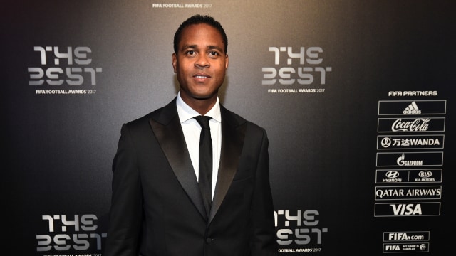 Patrick Kluivert, legenda sepak bola Belanda. Foto: Glyn KIRK / AFP