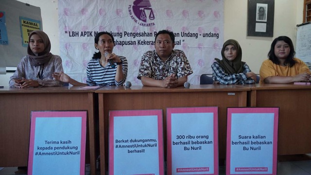 Konferensi pers kasus Baiq Nuril di LBH APIK. Foto: Helmi Afandi Abdullah/kumparan