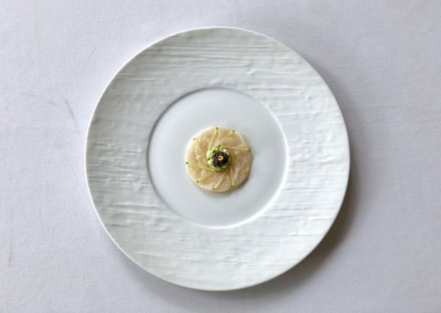 Carpaccio de Saint-Jacques” (Hokkaido) with Cucumber Remoulade & Russian Caviar.
