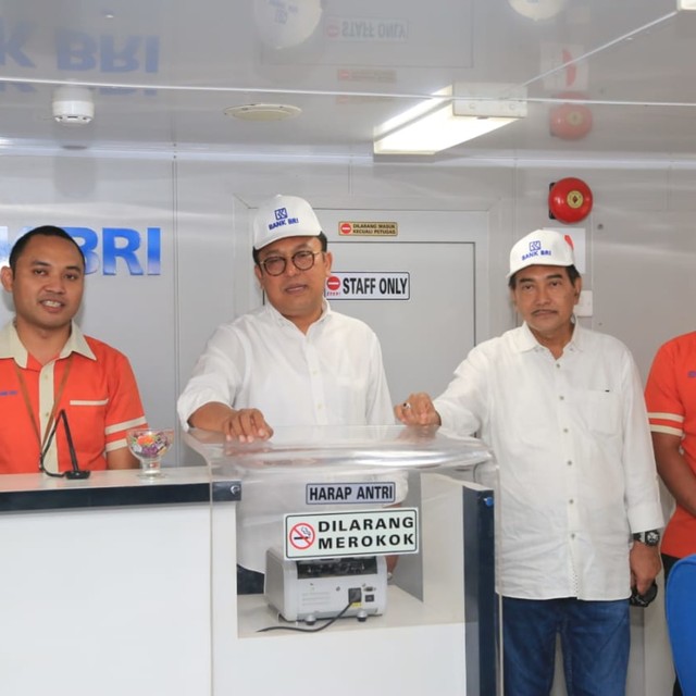 Direktur Utama Bank BRI Suprajarto di Teras BRI Kapal Bahtera Seva II. Foto: Dok. BRI