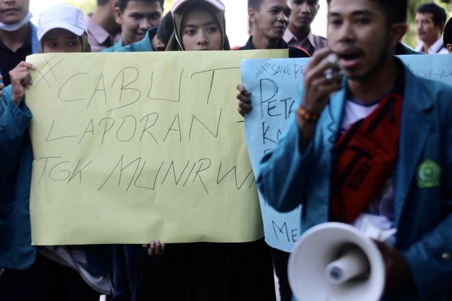 Mahasiswa Demo Distanbun Aceh (6).jpg