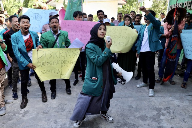 Mahasiswa Demo Distanbun Aceh (9).jpg