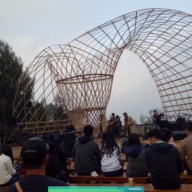 MLDJAZZPROJECT Season 4 di Jazz Gunung Bromo, Amfiteater Jiwa Jawa Bromo, Sabtu (27/7). Foto: Anissa Maulida/kumparan