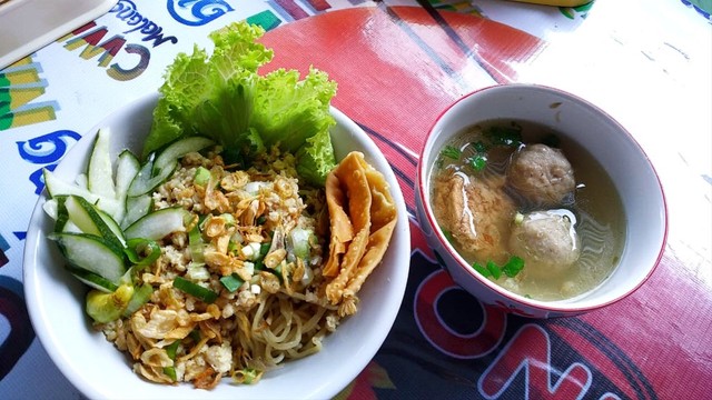 Menikmati Semangkuk 'Cwie Mie' Halal di Cirebon (68677)