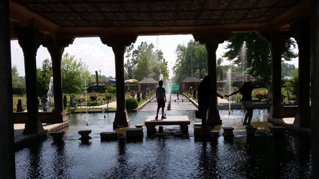 Shalimar Bagh di Kashmir, India. Foto: Khiththati/acehkini
