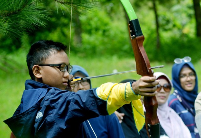 Olahraga memanah dapat melatih daya fokus anak (Foto: Jamal Mahfudz)