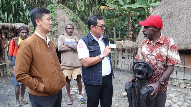 BPJS Kesehatan bertemu warga di Distrik Kurulu, Kabupaten Jayawijaya. (Dok: BPJS Kesehatan Papua dan Papua Barat)        