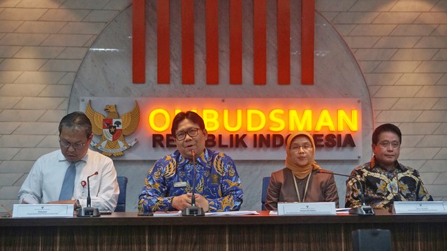 Konferensi Pers Ombudsman bersama Bank Mandiri terkait error system Bank Mandiri di Ombudsman, Jakarta, Senin (29/7). Foto: Fanny Kusumawardhani/kumparan