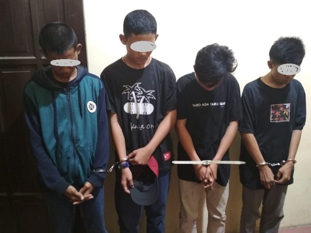 Empat Pelajar SMA di Takalar di Tangkap saat berpesta Tembakau Gorilla (Makassar Indeks).