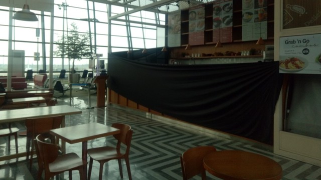 Sejumlah restoran di Terminal 3 Bandara Soekarno Hatta tutup.