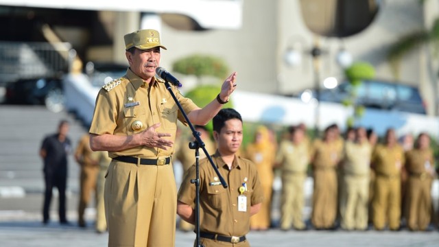 Gubernur Riau, Syamsuar. 