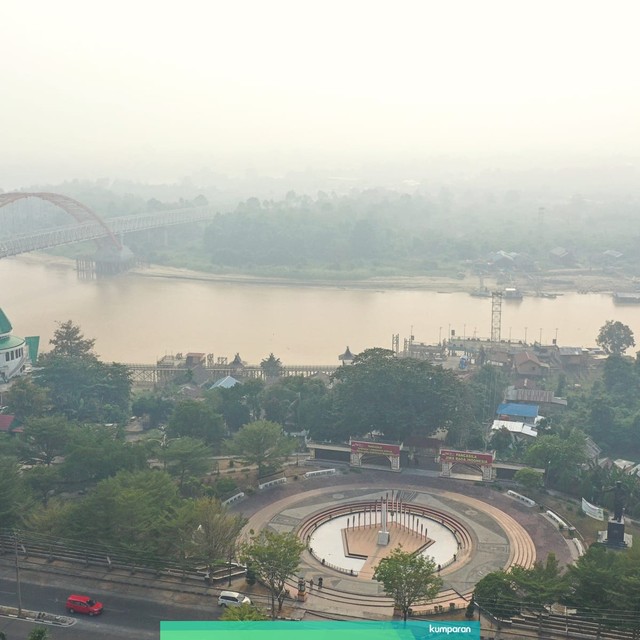 Ilustrasi kabut asap di Kalimantan Jumat (26/7/2019). Foto: ANTARA FOTO/Hafidz Mubarak