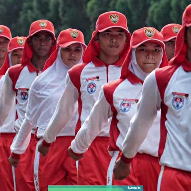 Sejumlah anggota Paskibraka latihan di Lapangan Pusat Pemberdayaan Pemuda dan Olahraga Nasional (PP PON) Cibubur, Jakarta Timur. Foto: Helmi Afandi/kumparan
