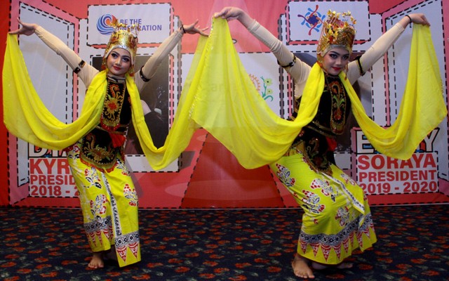 Tri Wulandari (kiri) dan Amalia Desiyani (kanan). Foto-foto : Masruroh/Basra