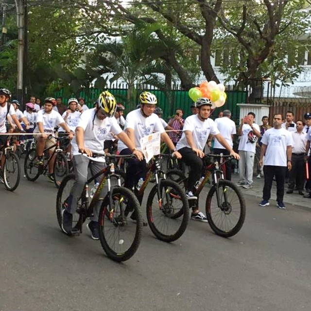Gubernur DKI Jakarta Anies Baswedan, kegiatan sepeda santai, peringati hari lahir Mahatma Gandhi