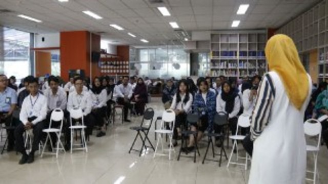 Membangun Daya Kritis Birokrat dengan Library Café: Mungkinkah? (264310)