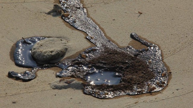 LIPUTAN KHUSUS, Tumpahan Minyak Pertamina, Kepualuan Seribu, Pulau Bidadari