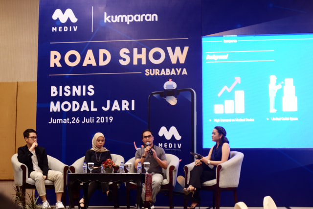 Dokumentasi Pribadi: Rahmah @katalensaku : Ketiga narasumber Roadshow Mediv + MC