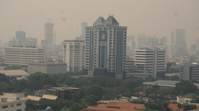 Kondisi Langit Jakarta Ketika Polusi. Foto: Iqbal Firdaus/kumparan