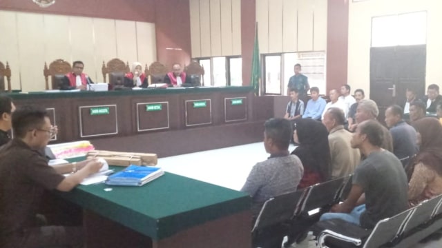 Para saksi saat bersaksi di Kasus Dugaan Korupsi RTLH di PN Palu, Kamis, (1/8). Foto: Ikram/PaluPoso