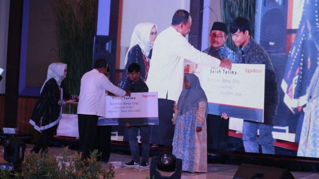 Mahasiswa dari Kabupaten Bojonegoro yang terpilih menerima Beasiswa Banyu Urip dari SKK Migas dan ExxonMobil.