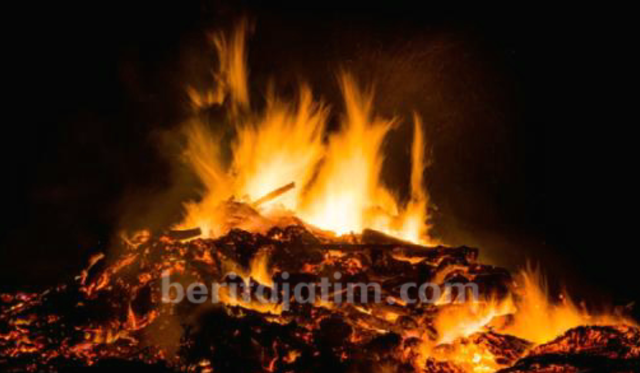 Seorang Warga Wonoayu, Jatim, Tewas Terbakar di Belakang Rumahnya