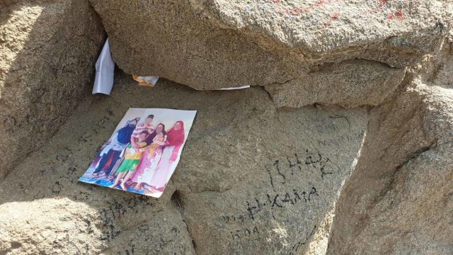 Foto-foto Orang Indonesia Berserakan Jadi Sampah di Jabal Rahmah (394757)