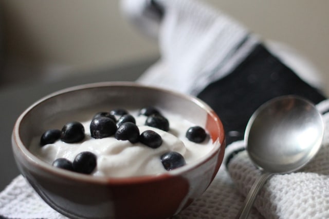 Ilustrasi sendok yoghurt Foto: dok.pixabay