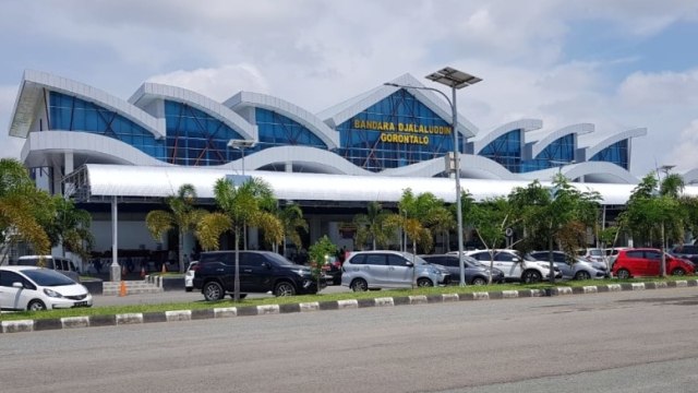 Suasana Bandar Udara Djalaluddin Tantu, yang berada di Desa Tolotio, Kecamatan Tibawa, Kabupaten Gorontalo. Jumat (2/8). Foto: Burdu/banthayoid.