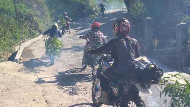 Lawu Trail Community, pemotor trail yang videonya sempat viral di puncak Gunung Lawu. Foto: Dok LTC